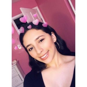 Meet your Posher, Nayeli